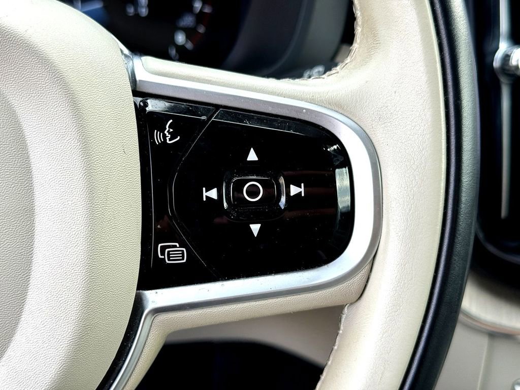 Used 2021 Volvo XC60 T5 Inscription w/ Advanced Package image 15