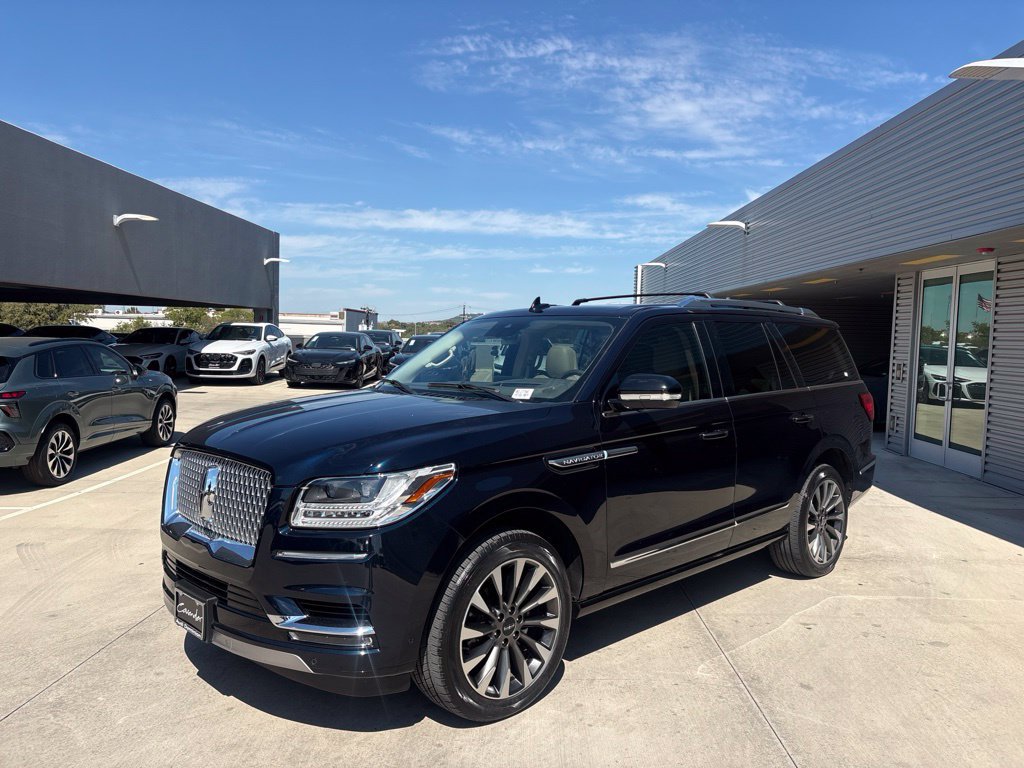 Used 2021 Lincoln Navigator Reserve w/ Luxury Package RWD image 6