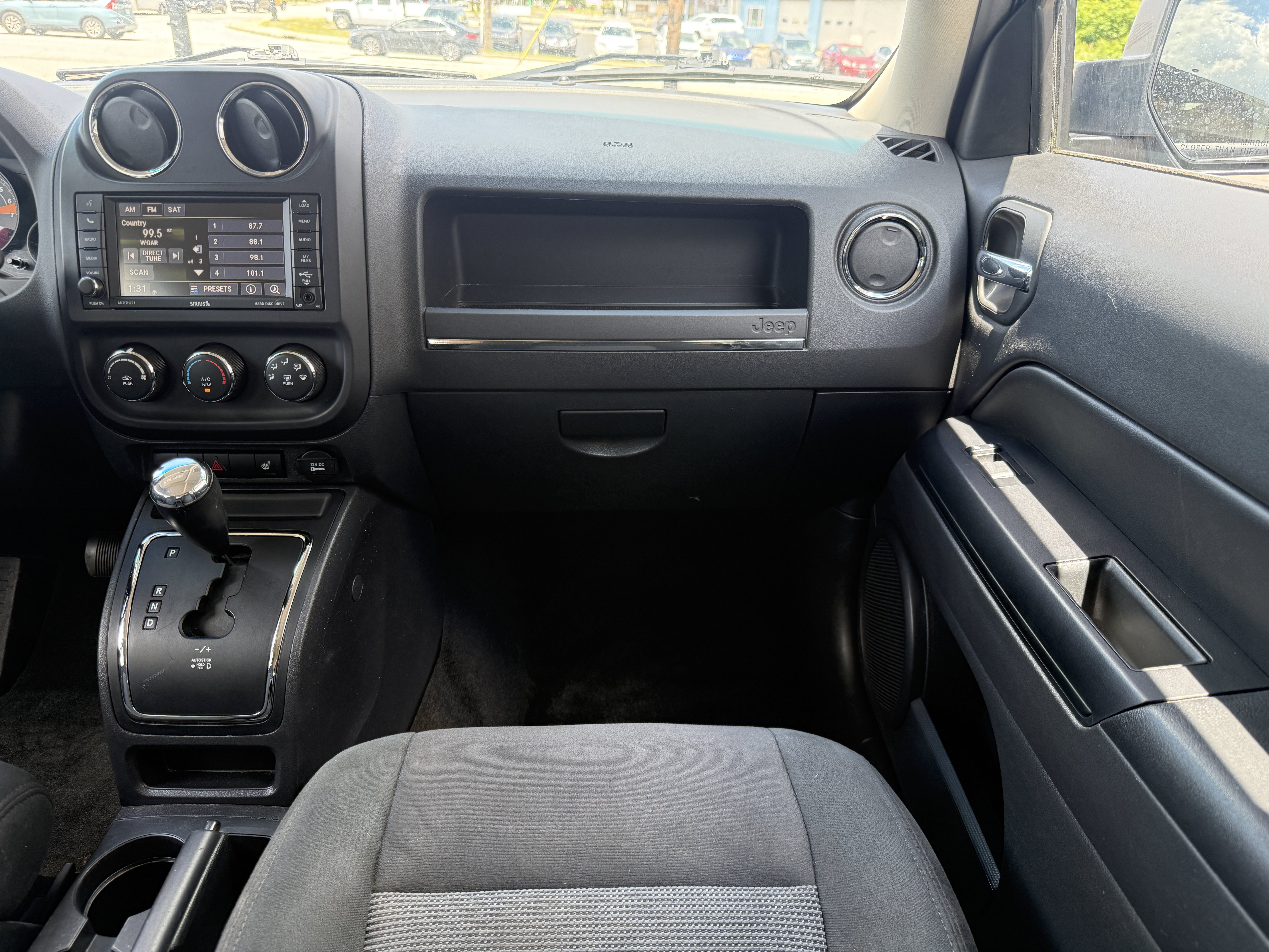 Used 2017 Jeep Patriot Latitude AWD/4WD image 22