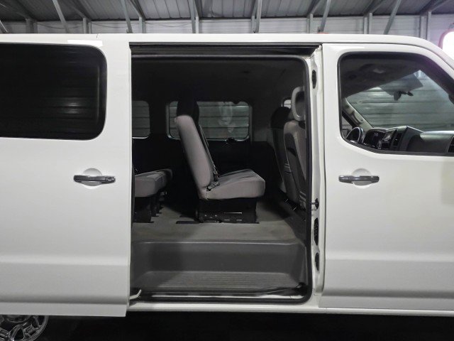 Used 2018 Nissan NV 3500 SV image 11