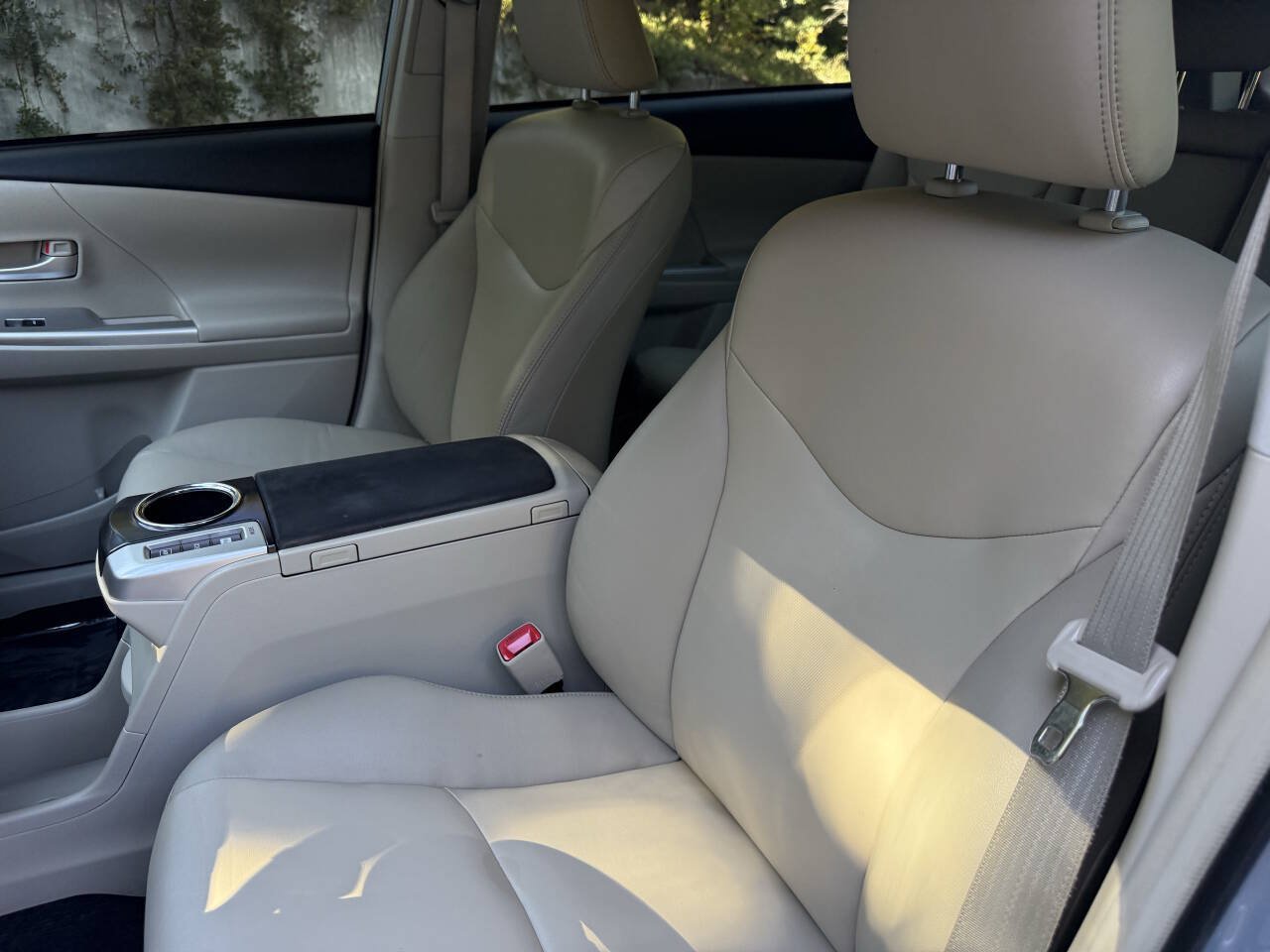 Used 2012 Toyota Prius V Five FWD image 32