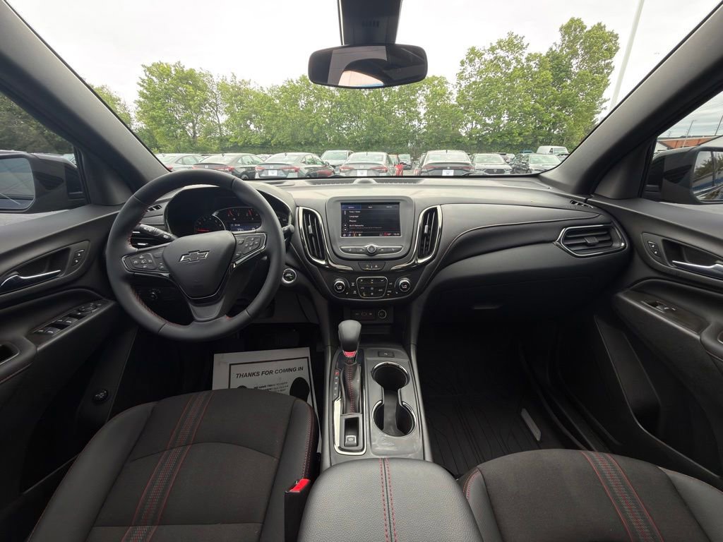 Used 2023 Chevrolet Equinox RS FWD image 12