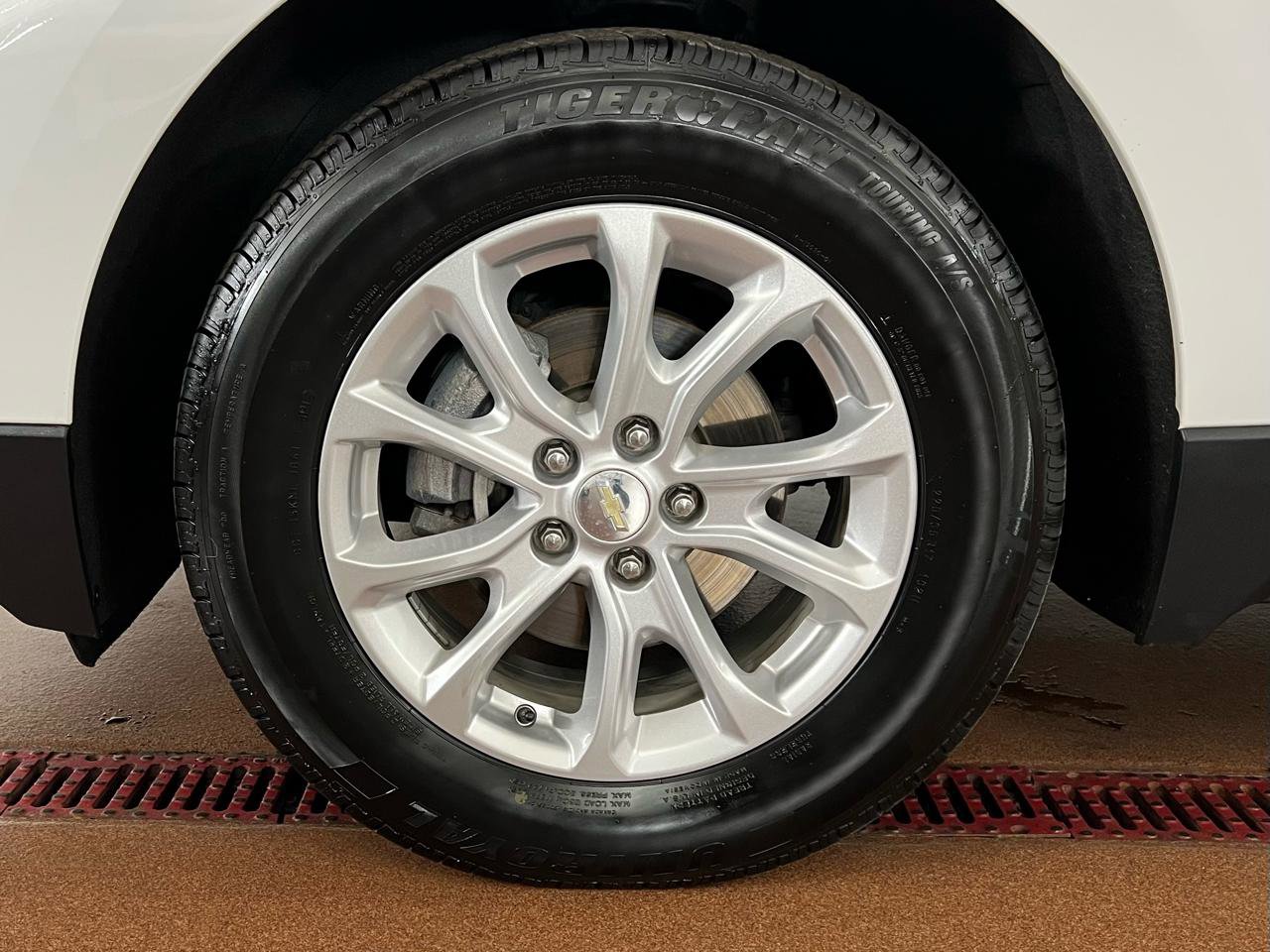 Used 2018 Chevrolet Equinox LT image 8