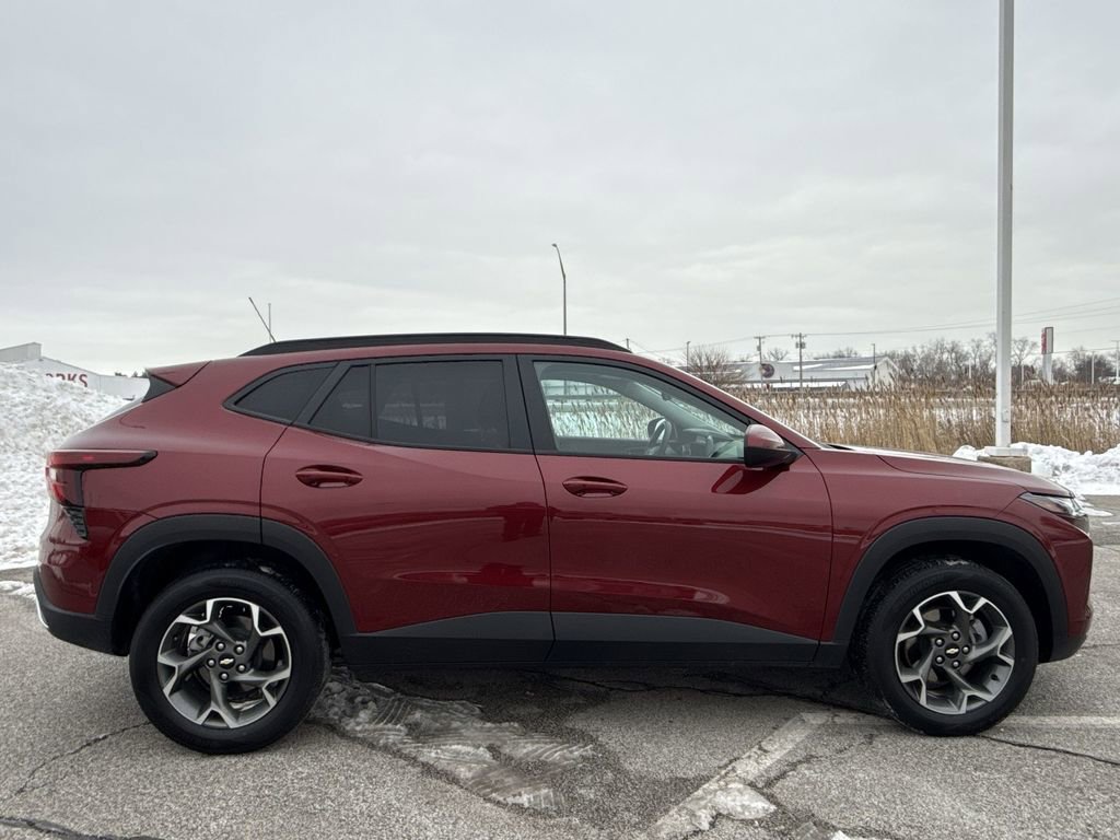 Used 2024 Chevrolet Trax LT image 9