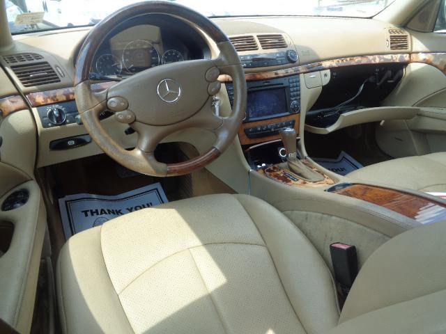 Used 2009 Mercedes-Benz E 350 4MATIC Sedan image 18