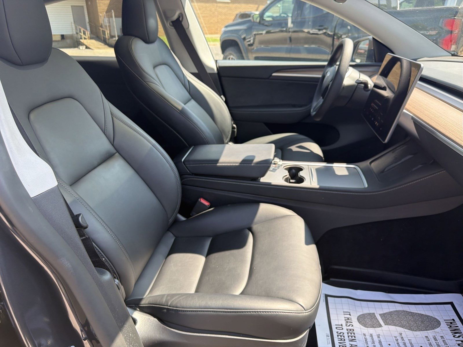 Used 2024 Tesla Model Y Long Range image 25