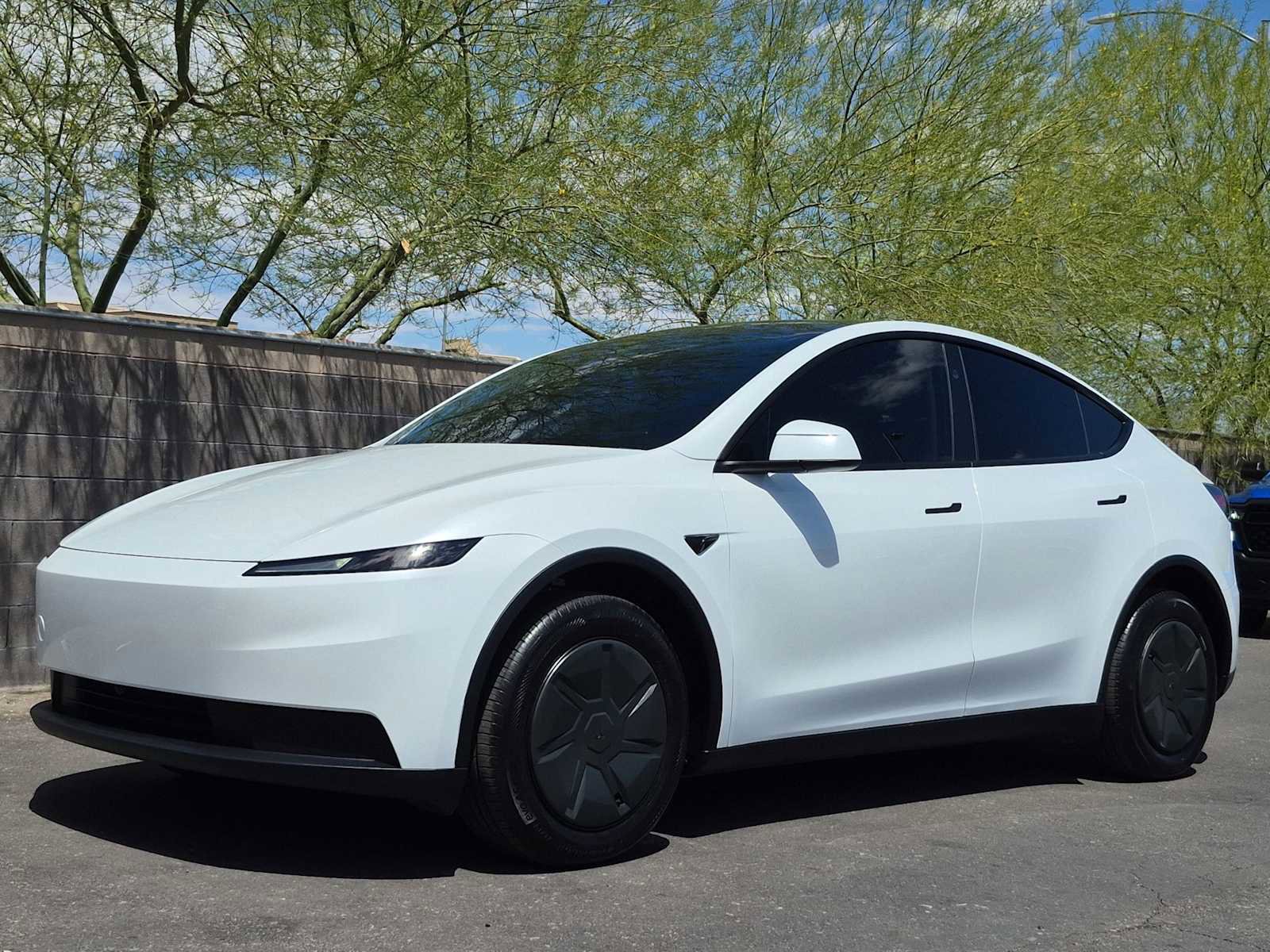Used 2026 Tesla Model Y 2WD image 5