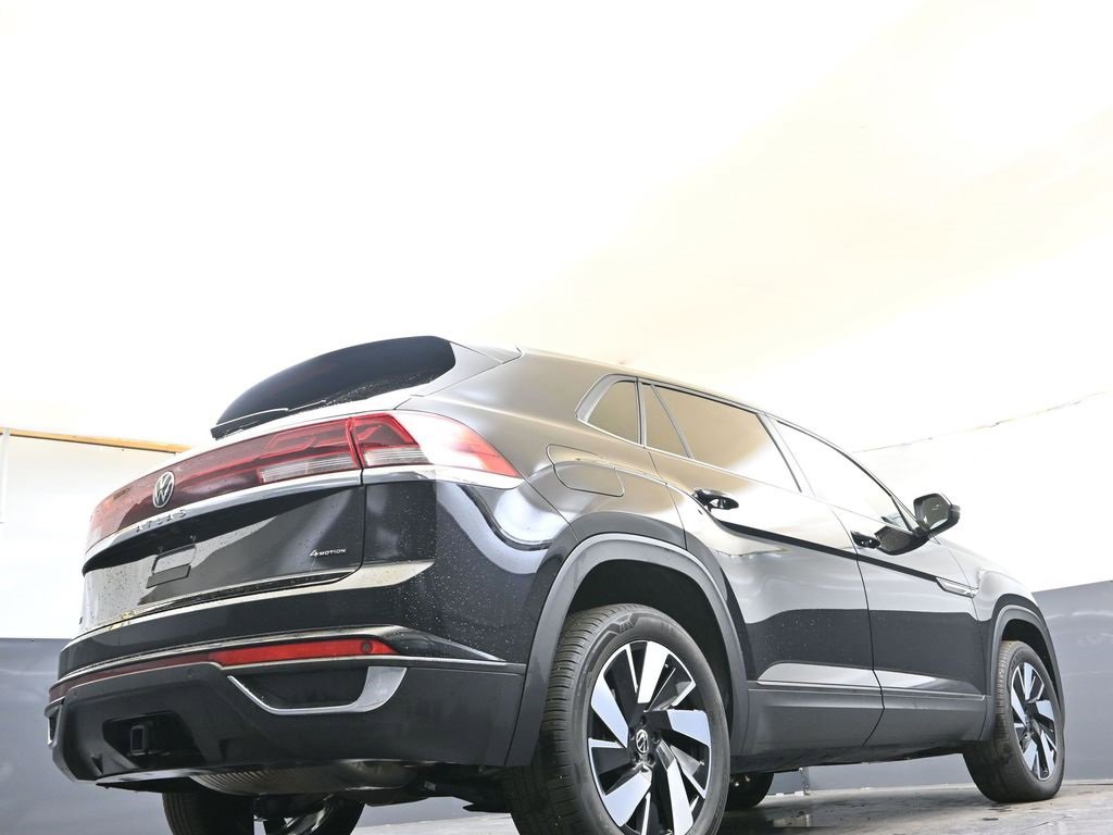 Used 2025 Volkswagen Atlas Cross Sport SE image 33