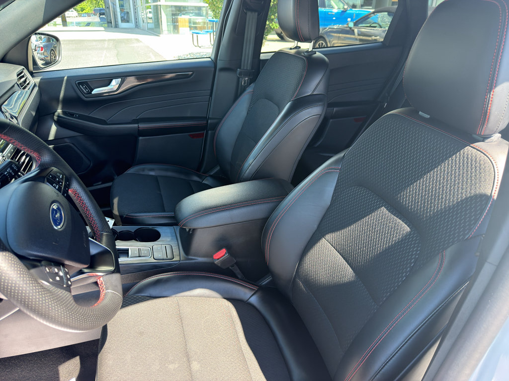 Used 2025 Ford Escape ST-Line FWD image 14