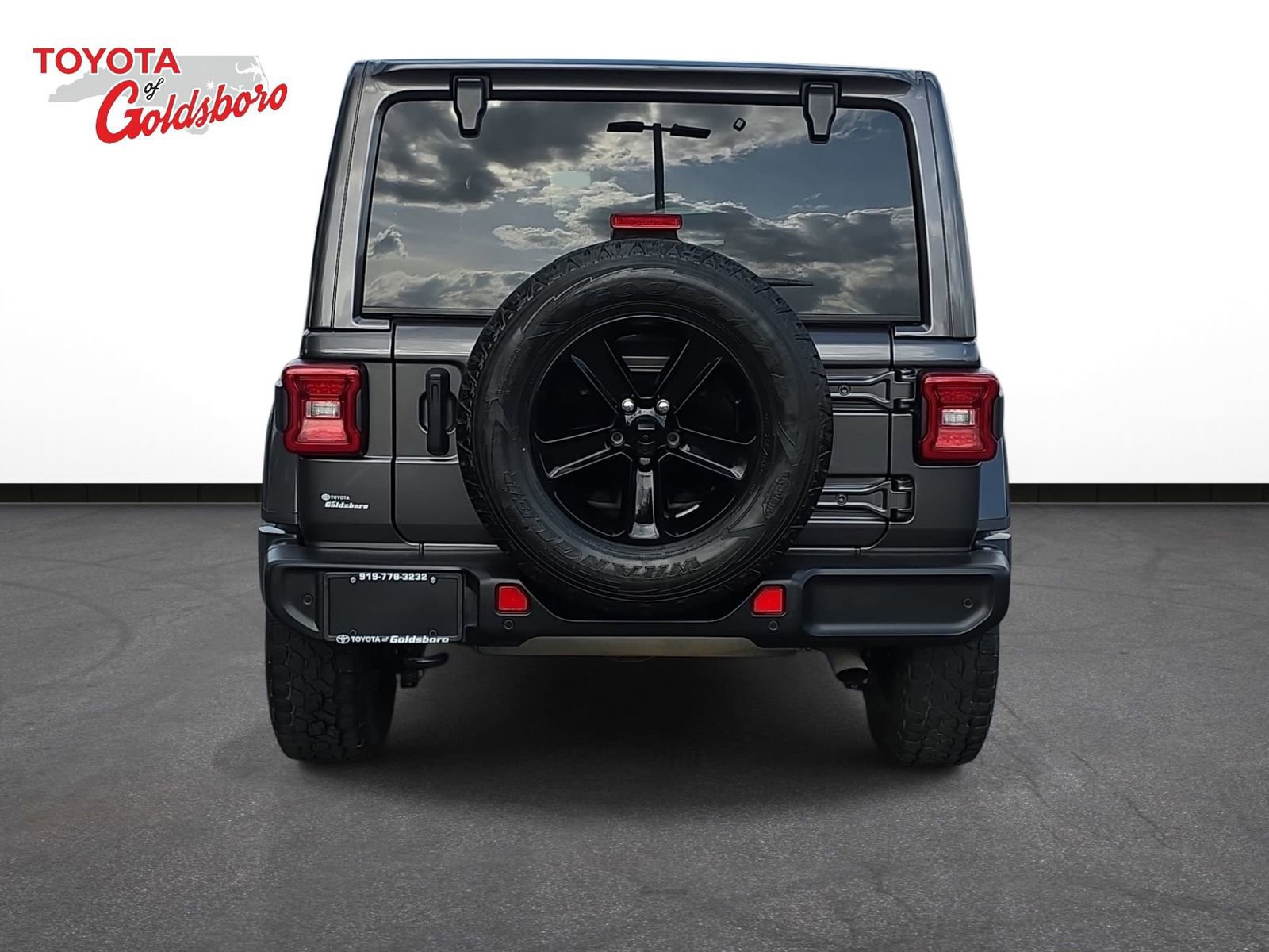 Used 2021 Jeep Wrangler Unlimited Sahara image 6