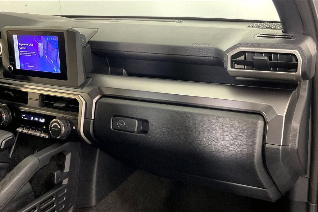 Used 2025 Toyota 4Runner SR5 AWD/4WD image 19