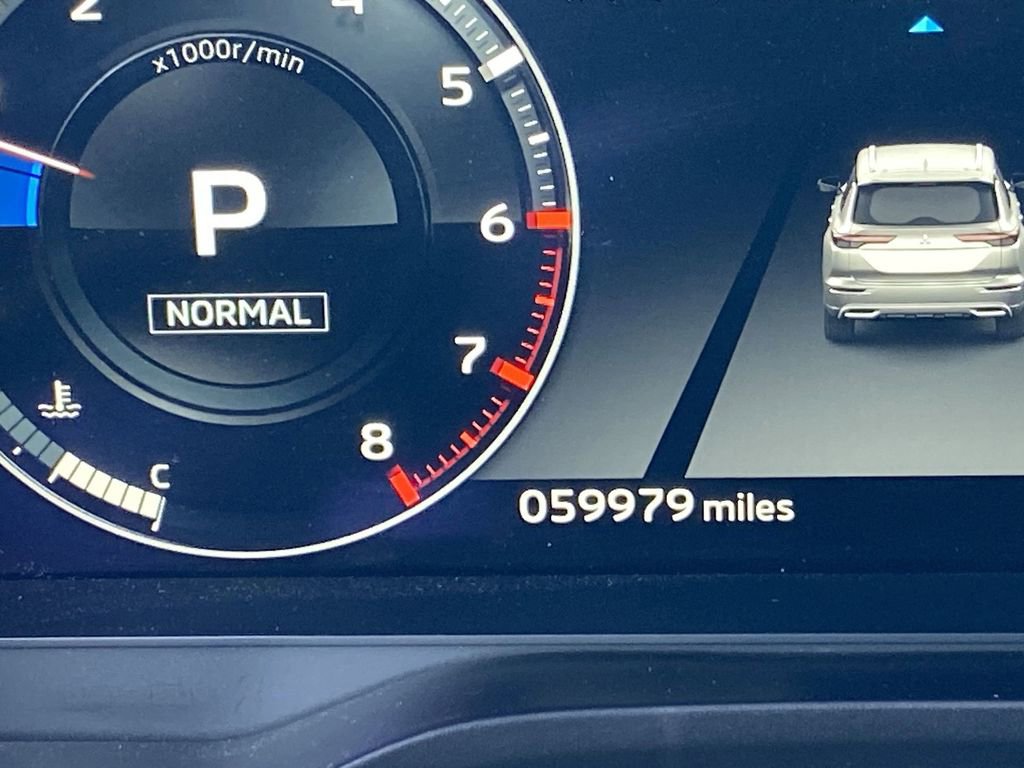 Used 2023 Mitsubishi Outlander SE AWD/4WD image 8