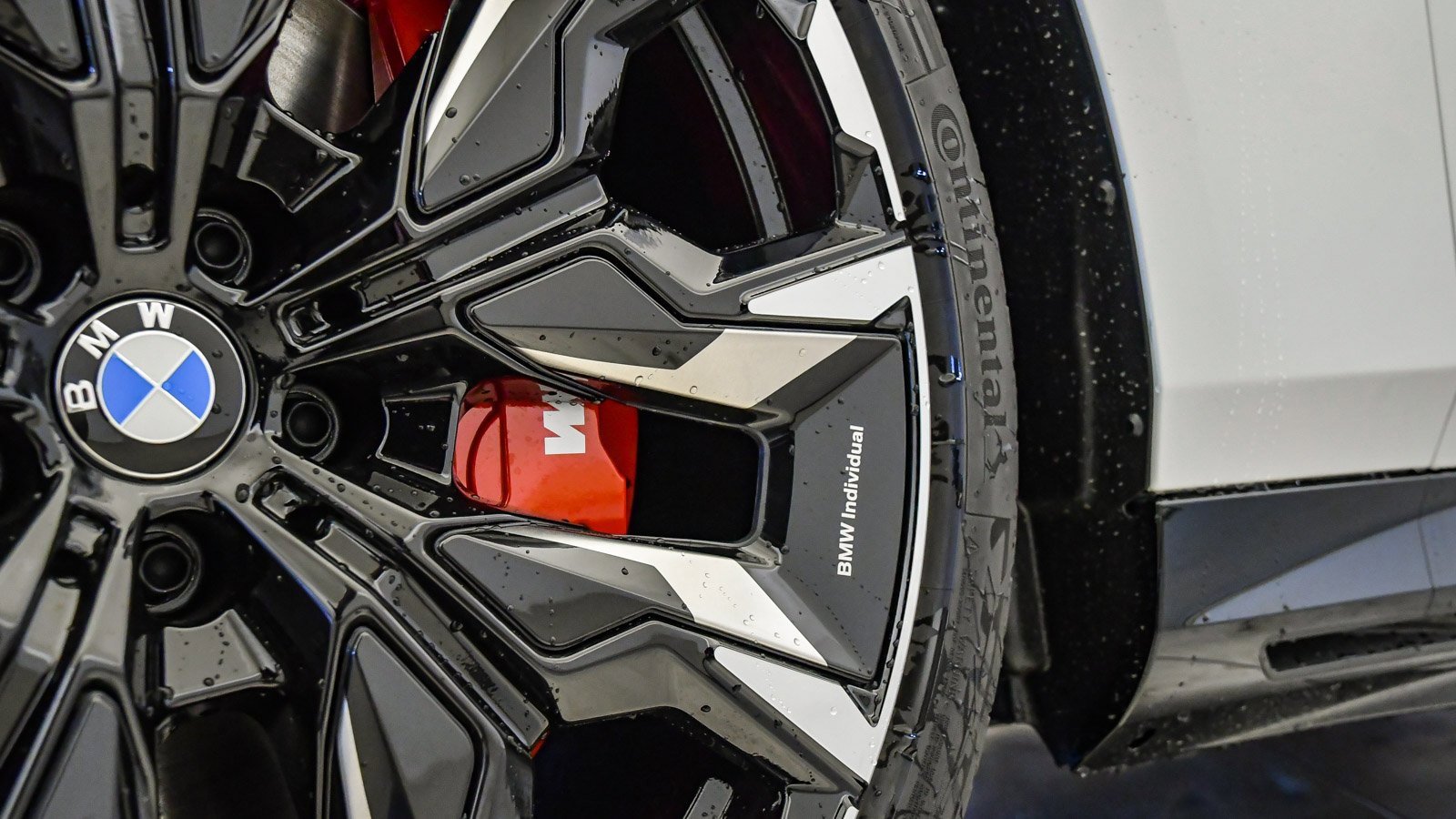 New 2026 BMW 550e xDrive image 11