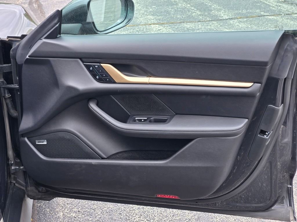 Certified 2025 Porsche Taycan 4S image 34