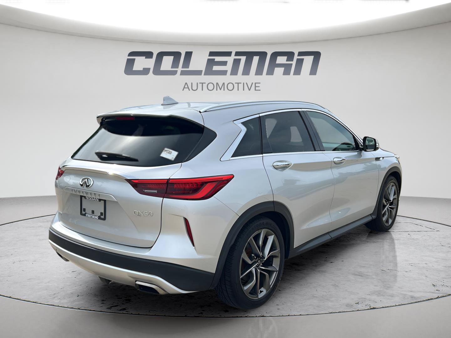 Used 2020 INFINITI QX50 Essential AWD/4WD image 3