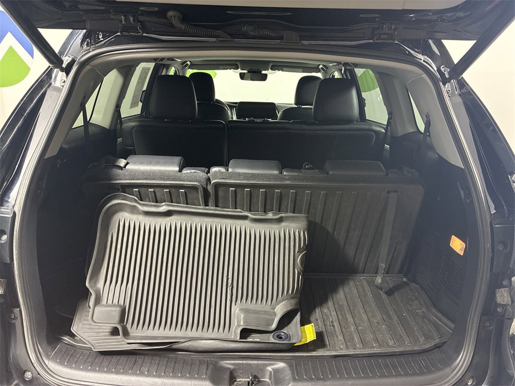 Used 2019 Toyota Highlander XLE image 12