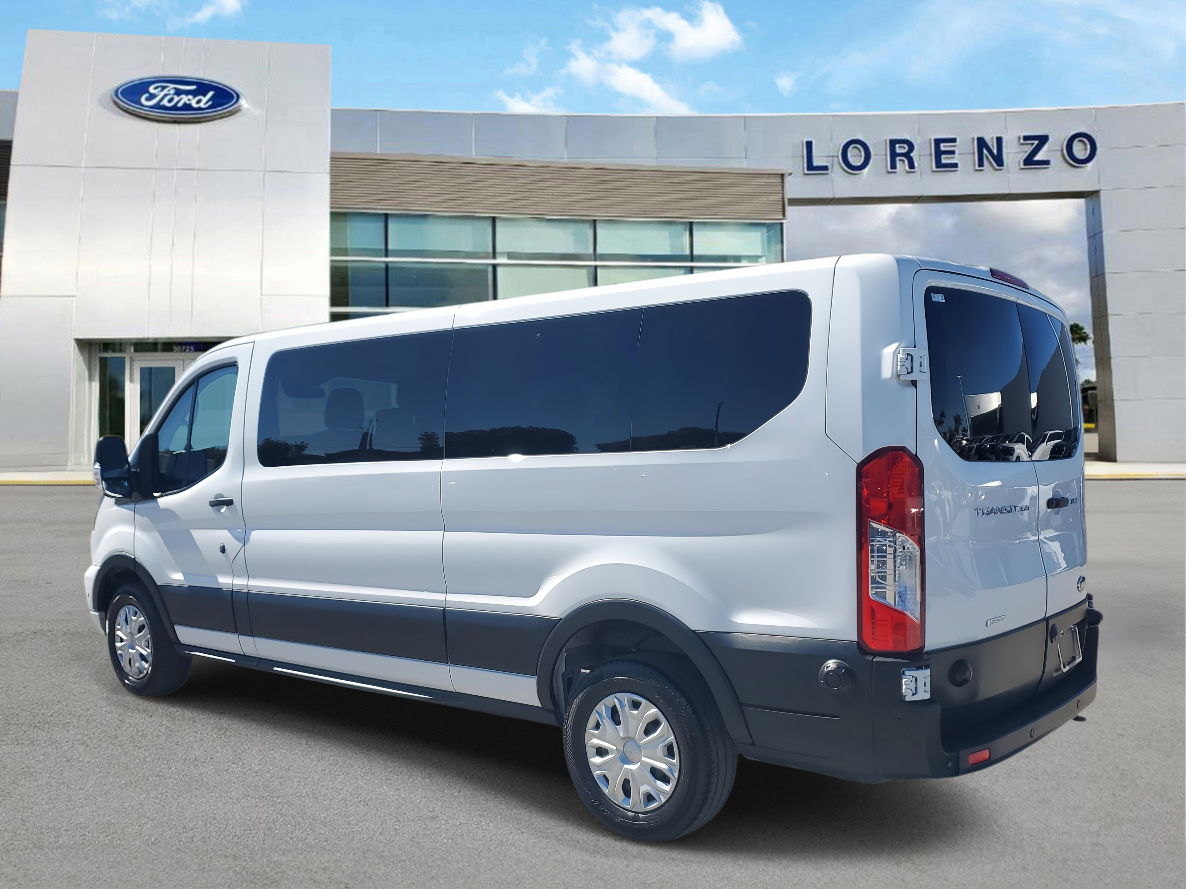 Used 2024 Ford Transit 350 XLT image 7
