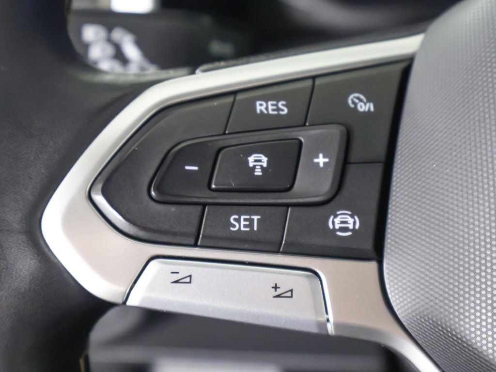 Used 2023 Volkswagen Atlas Cross Sport SE w/ Panoramic Sunroof Package image 43