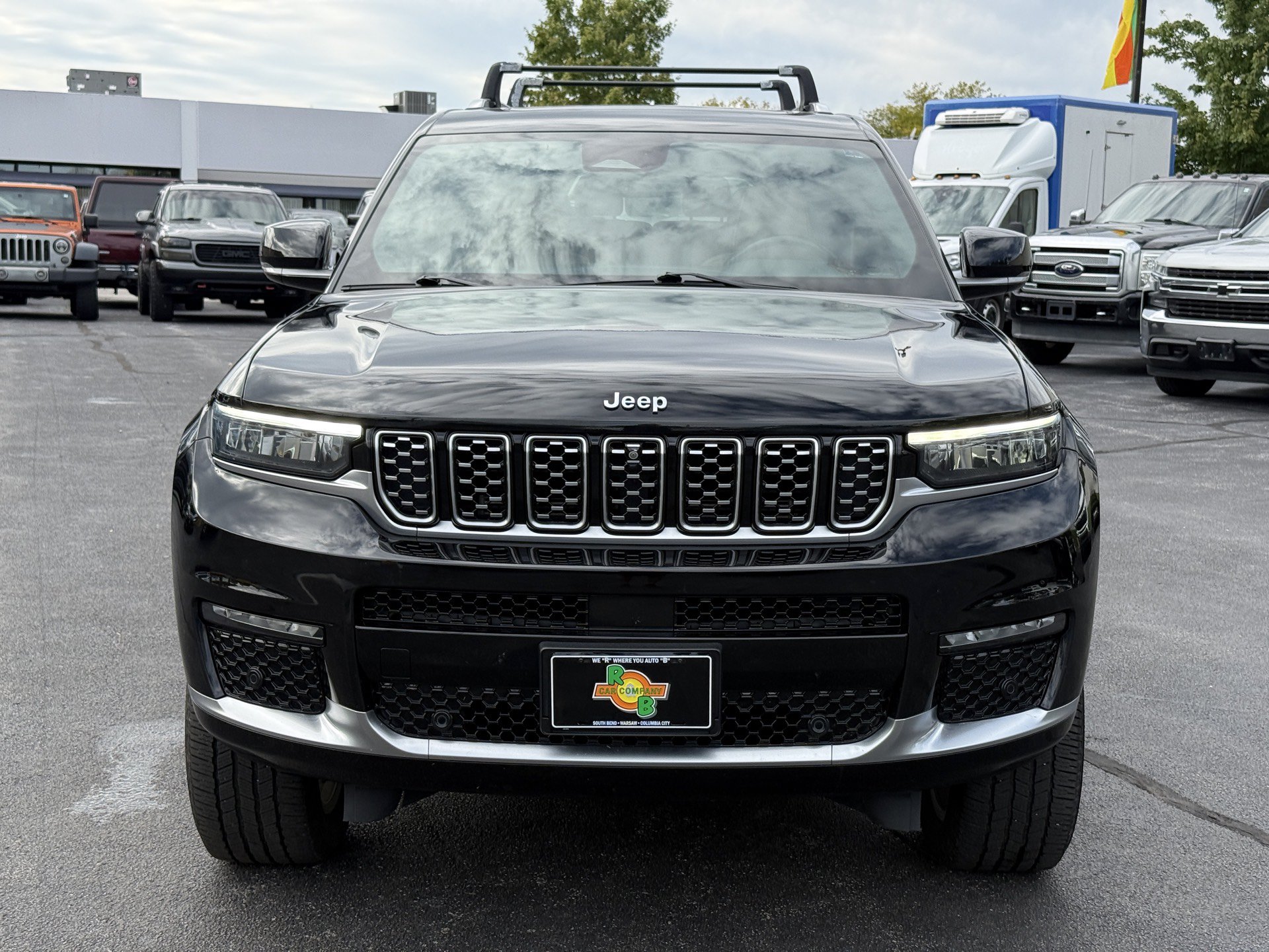 Used 2021 Jeep Grand Cherokee L Summit w/ Luxury Tech Group V AWD/4WD image 3