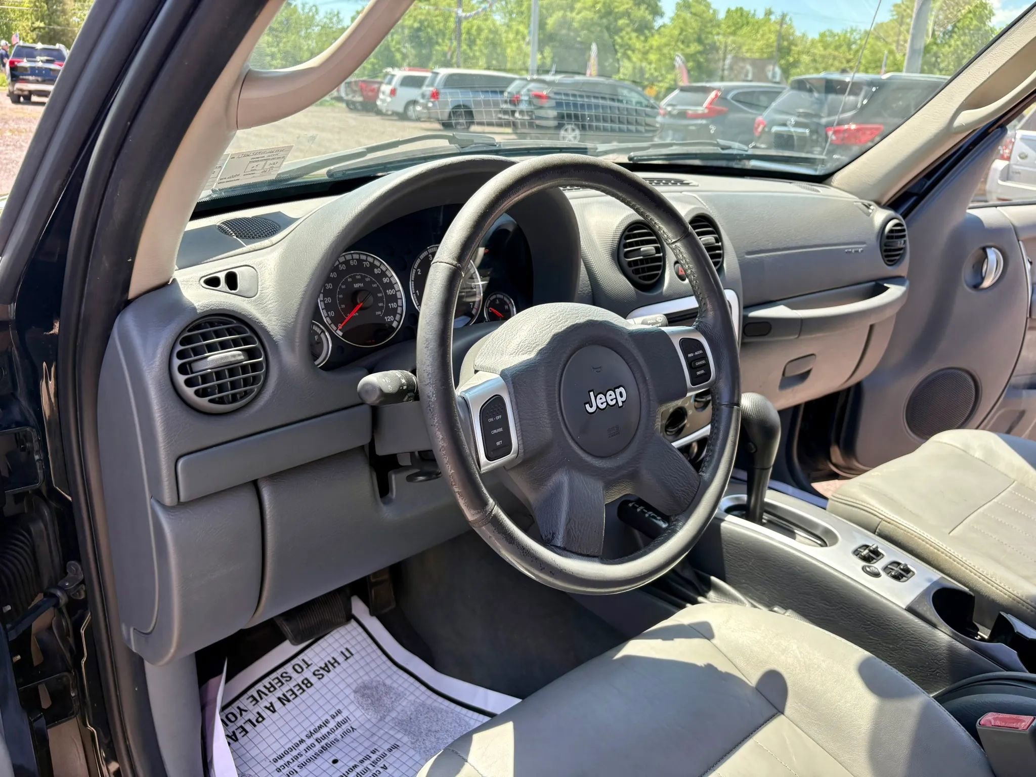 Used 2005 Jeep Liberty Limited AWD/4WD image 16