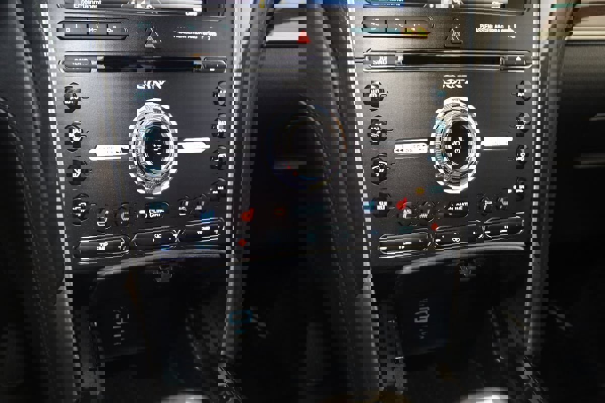 Used 2016 Ford Explorer Platinum image 31