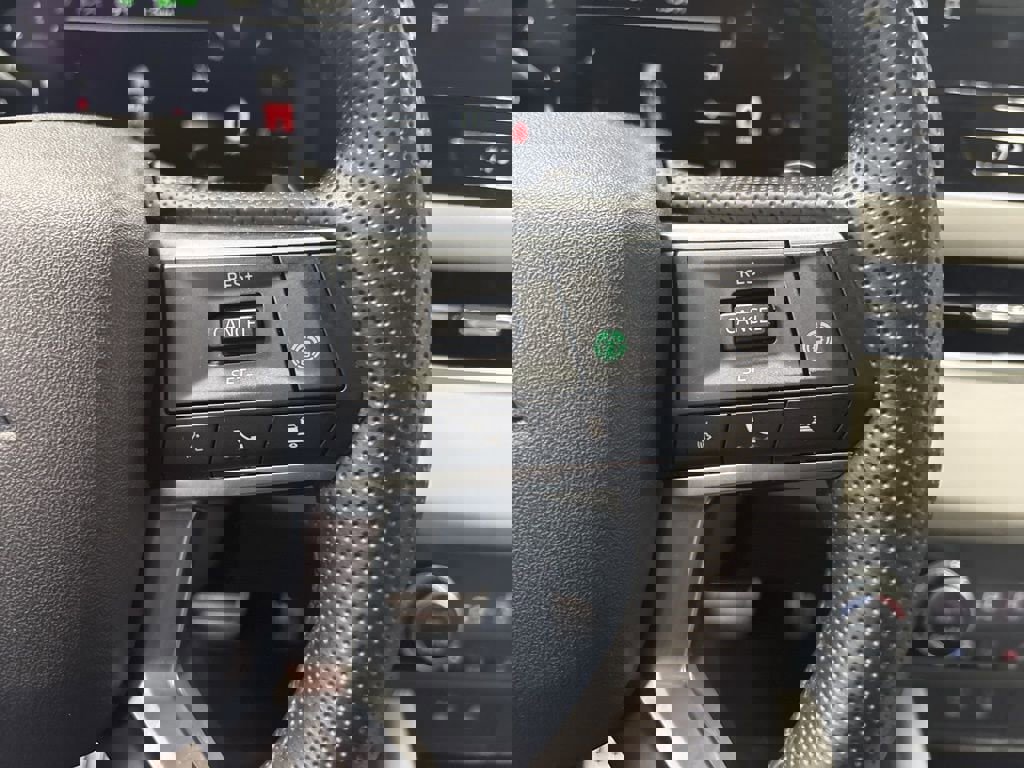 Used 2025 Mitsubishi Outlander SEL image 45