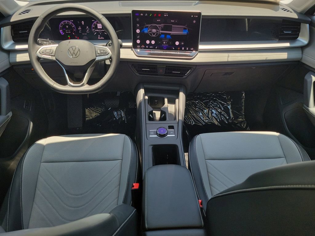 New 2026 Volkswagen Tiguan SE FWD image 6