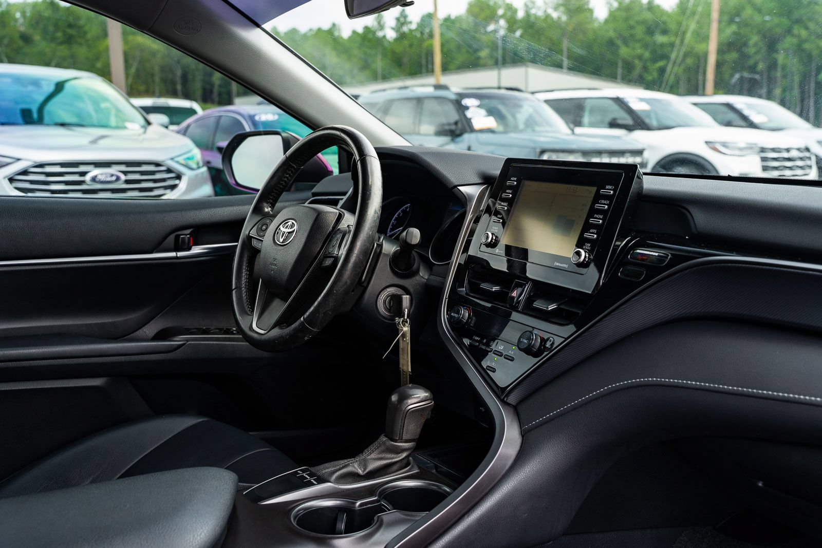 Used 2023 Toyota Camry SE FWD image 12