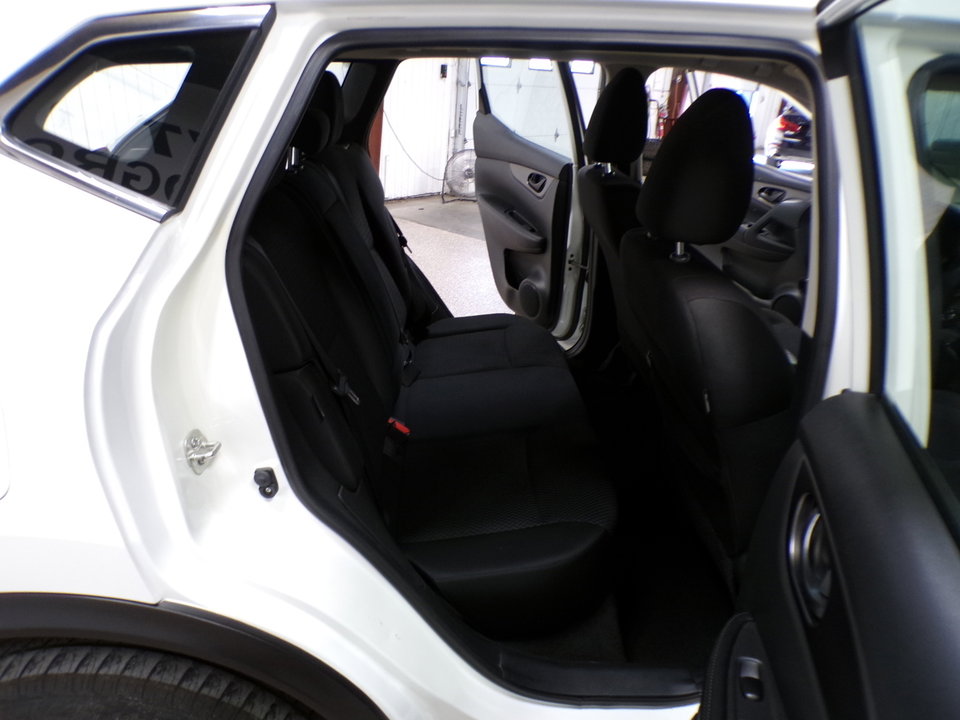 Used 2021 Nissan Rogue Sport S image 14