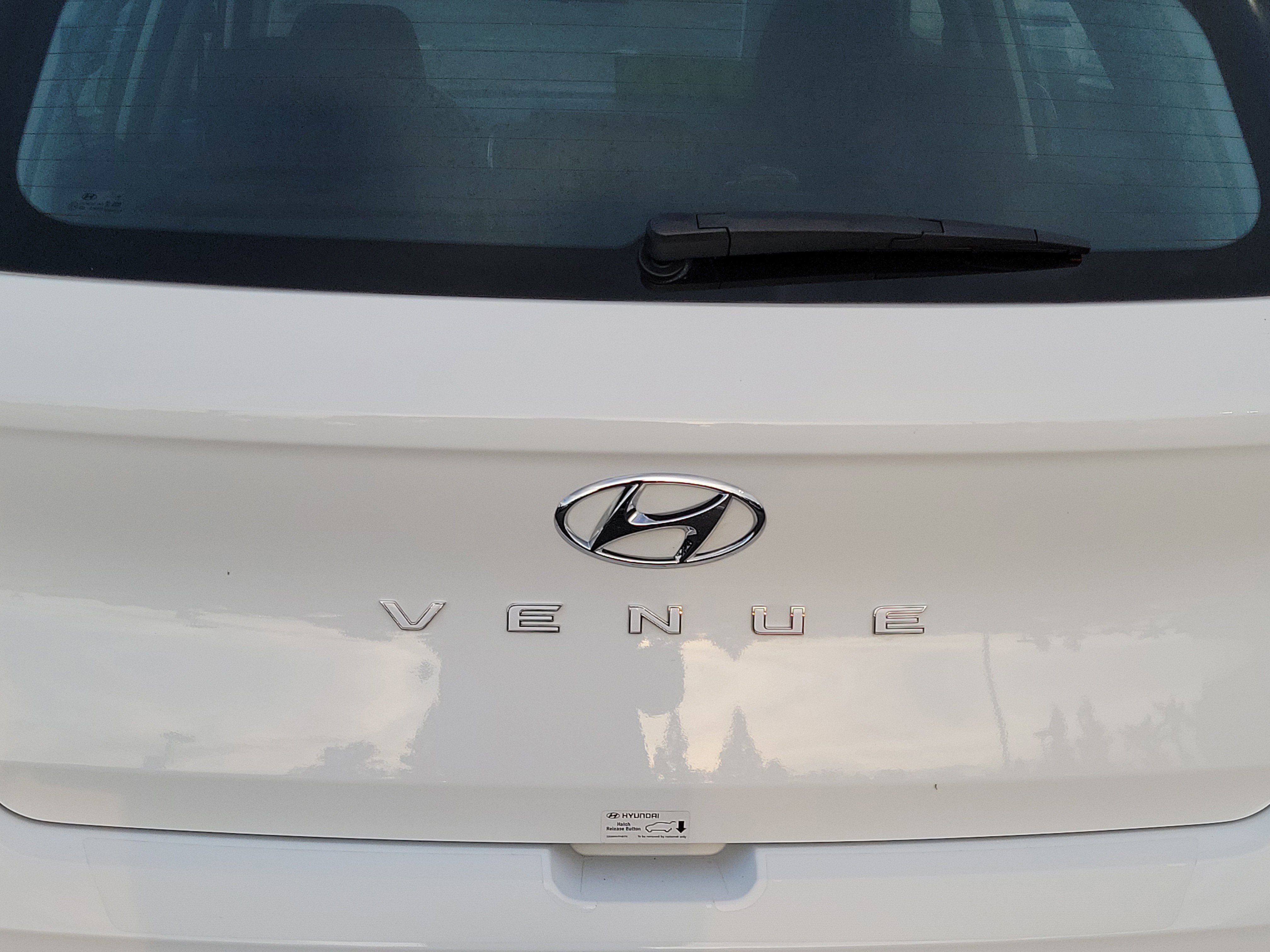 Certified 2025 Hyundai Venue SEL image 20