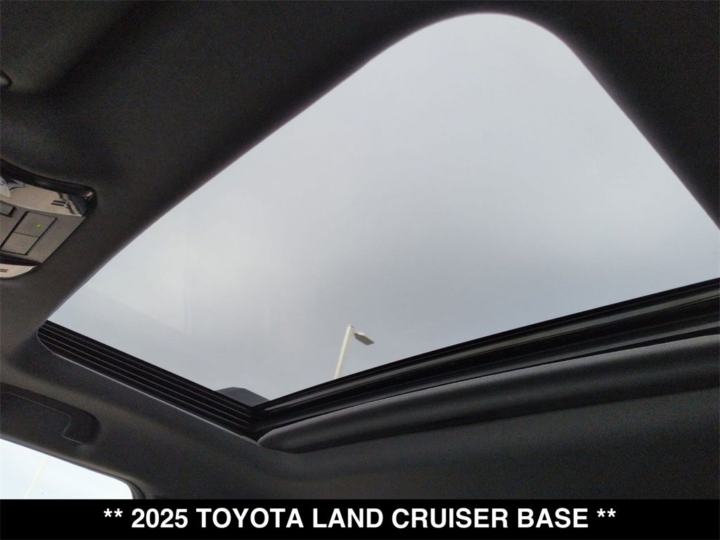 Used 2025 Toyota Land Cruiser w/ Premium Package image 15
