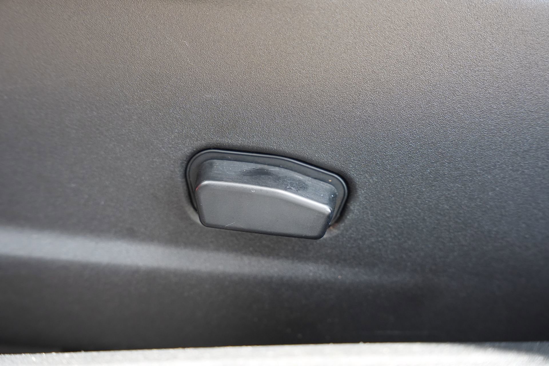 Used 2016 Dodge Challenger SRT Hellcat image 16