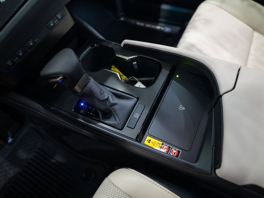 New 2025 Lexus ES 350 w/ Premium Package image 18