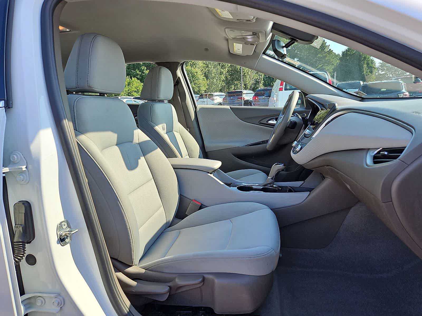 Used 2019 Chevrolet Malibu LS FWD image 31