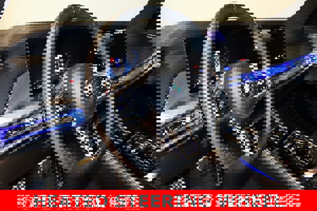 Used 2023 BMW 760i xDrive image 24