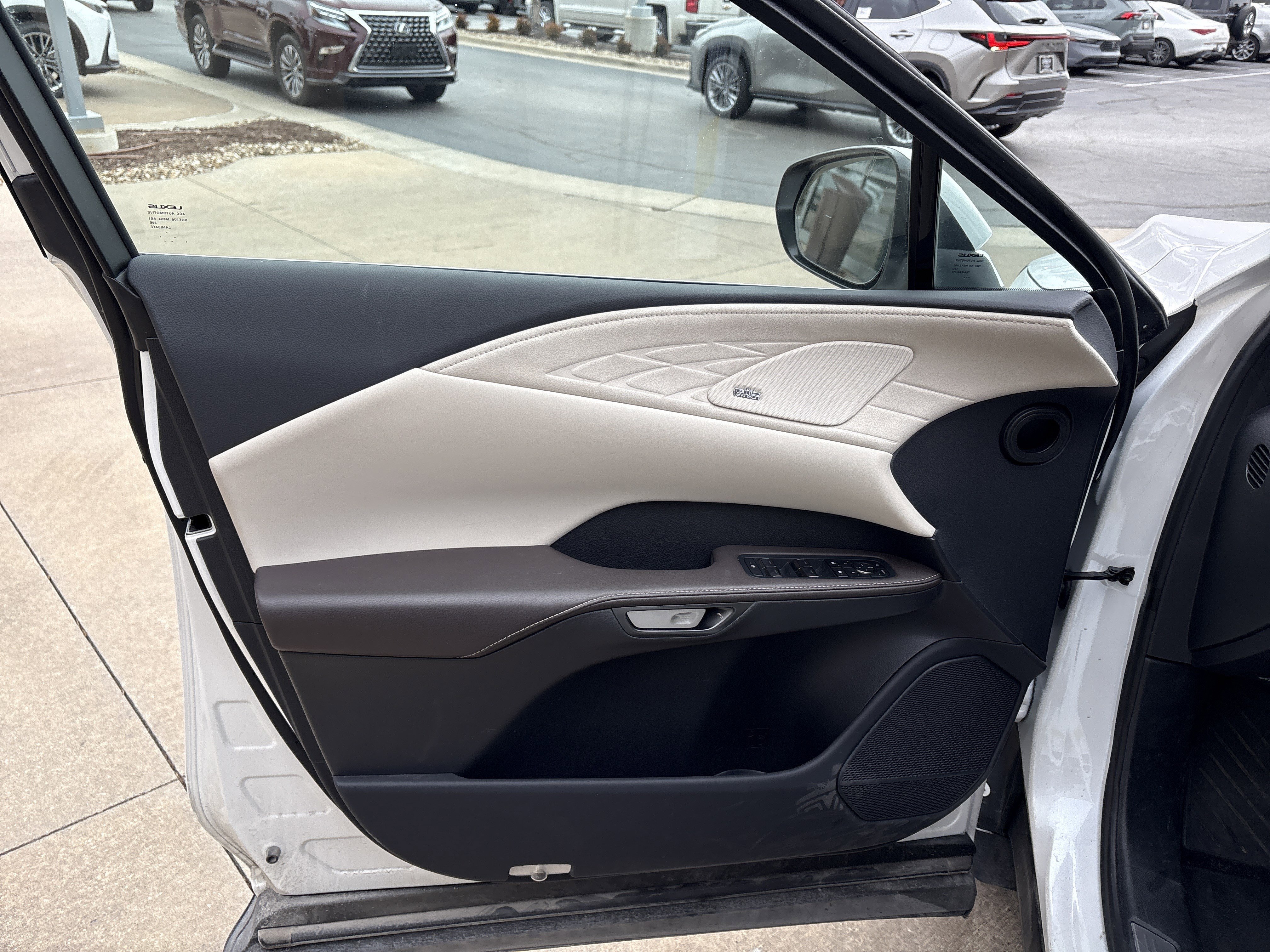 Used 2024 Lexus RX 350 AWD image 14