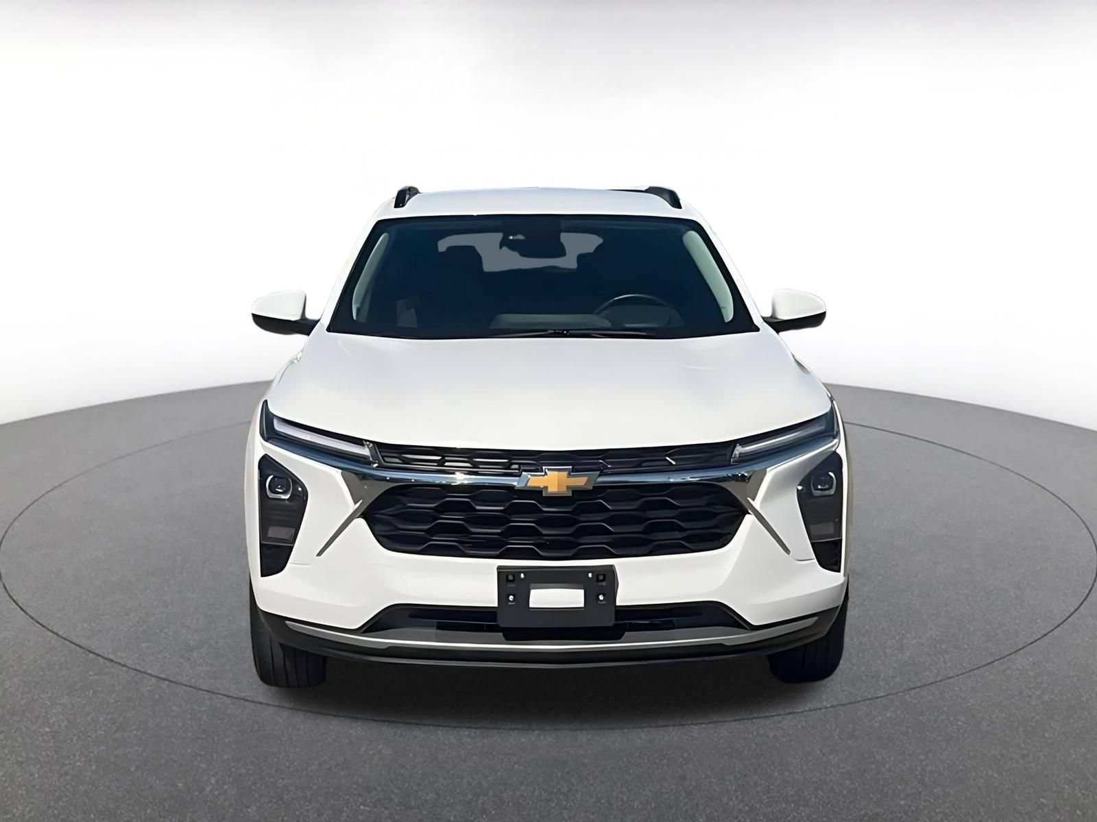 Used 2025 Chevrolet Trax LT w/ LT Convenience Package FWD image 3