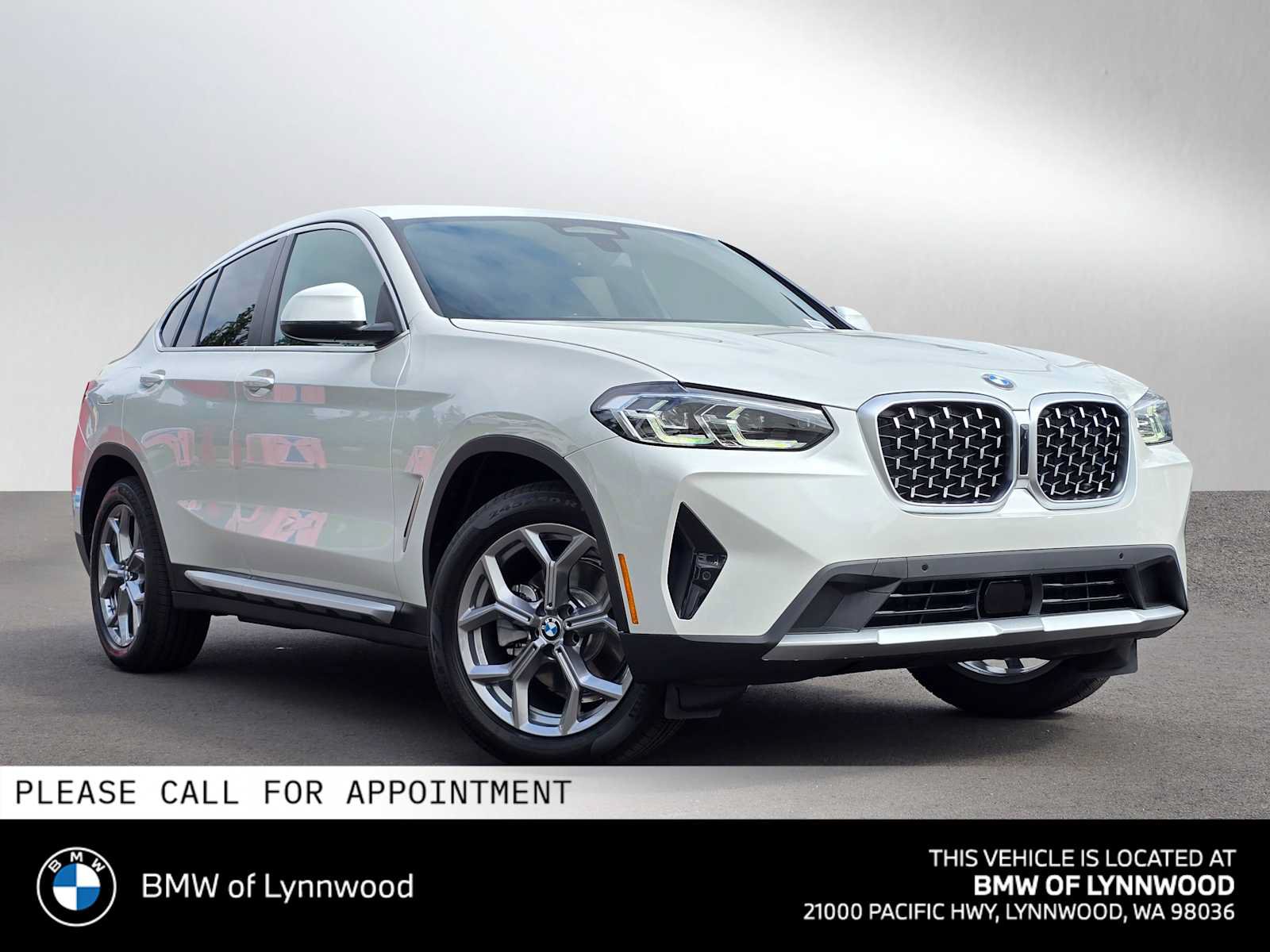 Used 2025 BMW X4 xDrive30i w/ Premium Package AWD/4WD image 1