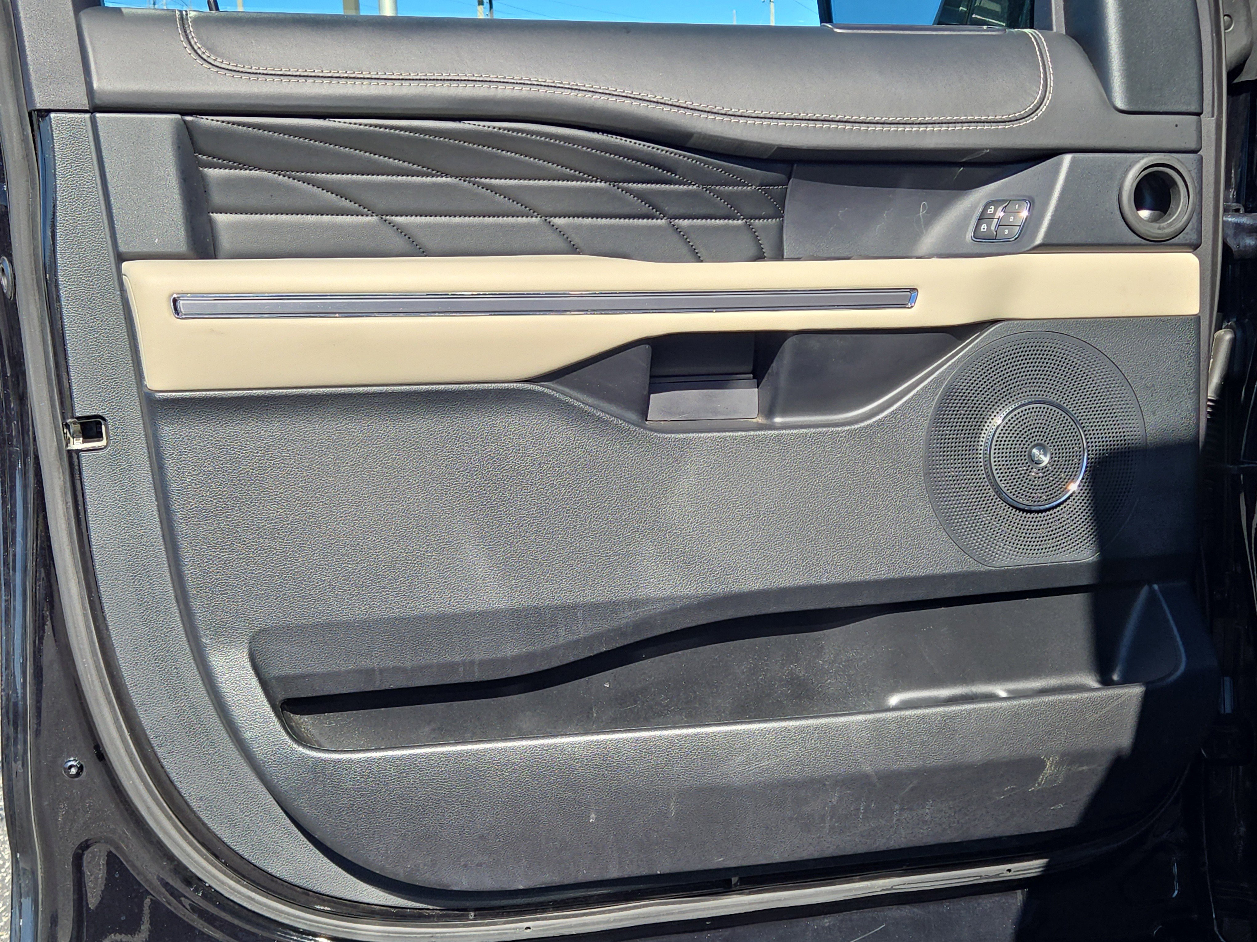 Used 2020 Ford Expedition Platinum image 23