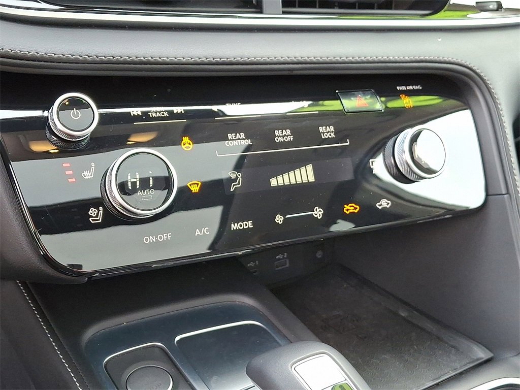 Certified 2025 INFINITI QX60 Luxe image 18