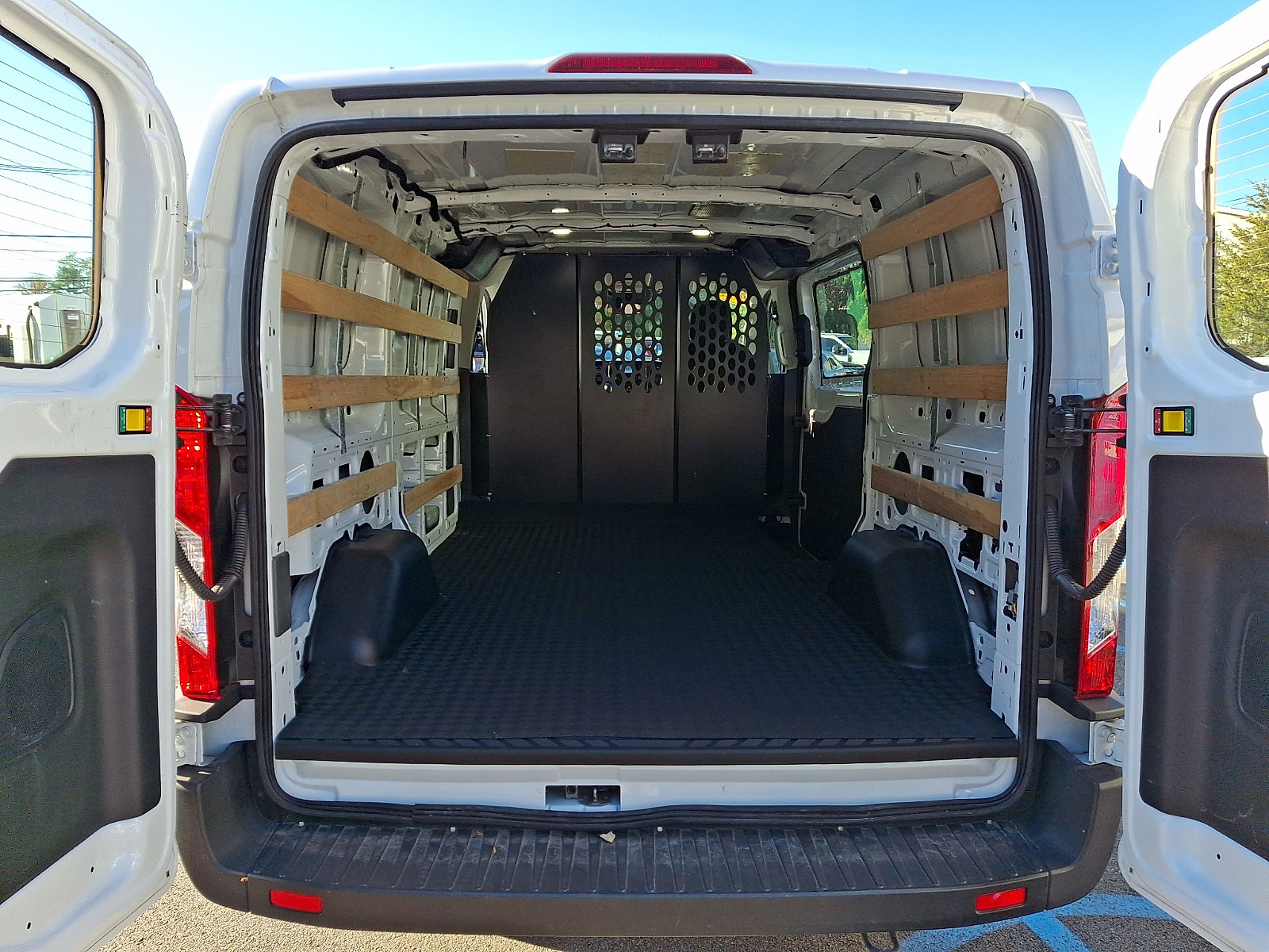 Certified 2025 Ford Transit 250 Low Roof w/ Exterior Upgrade Package RWD image 28