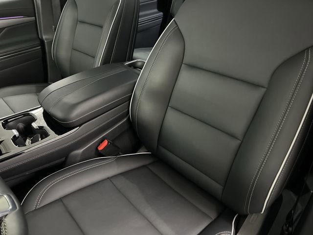 Certified 2025 Buick Enclave Preferred image 19