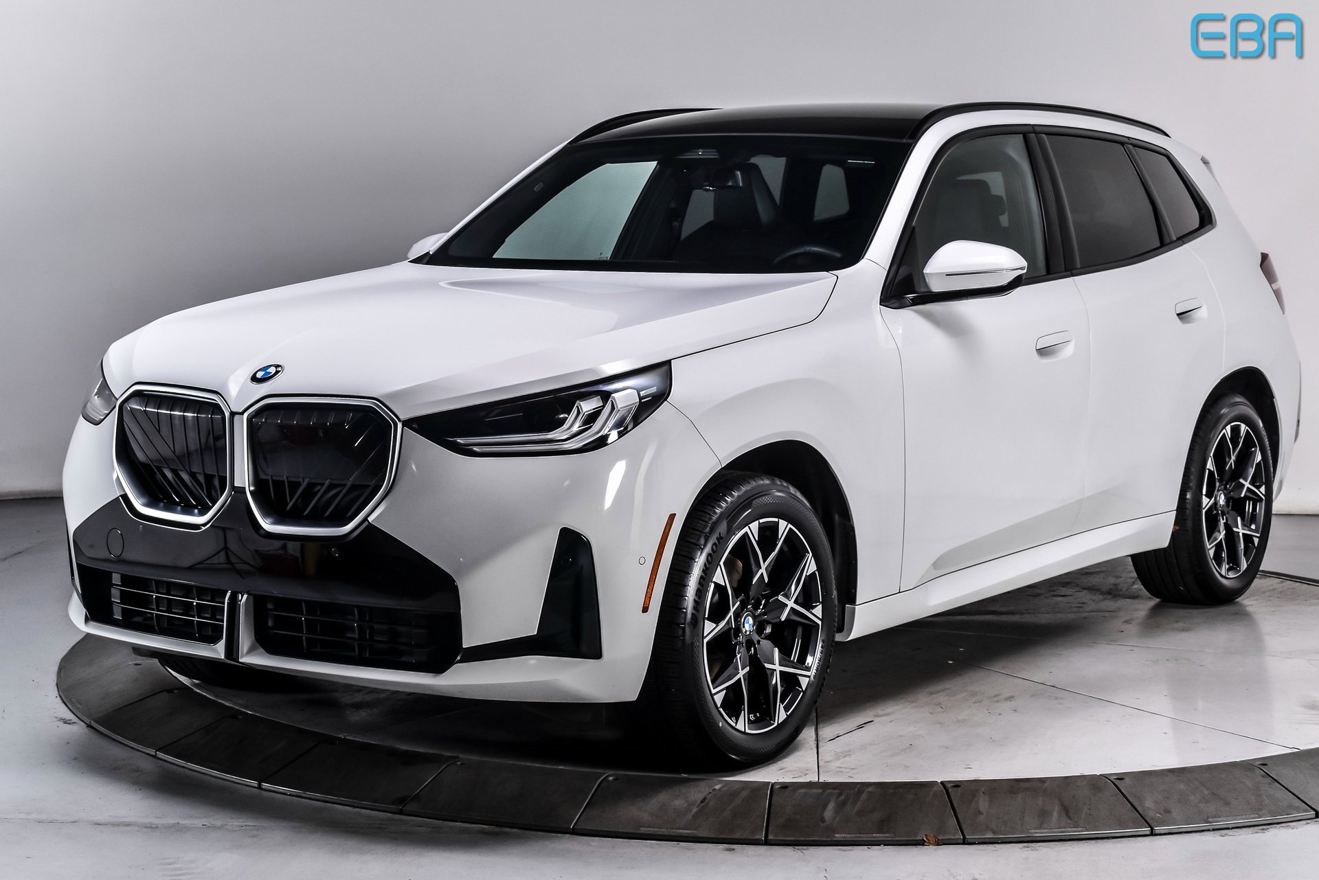 Used 2025 BMW X3 xDrive30i w/ M Sport Package image 2