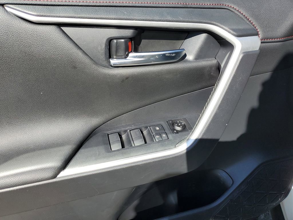 Used 2022 Toyota RAV4 XSE AWD/4WD image 21