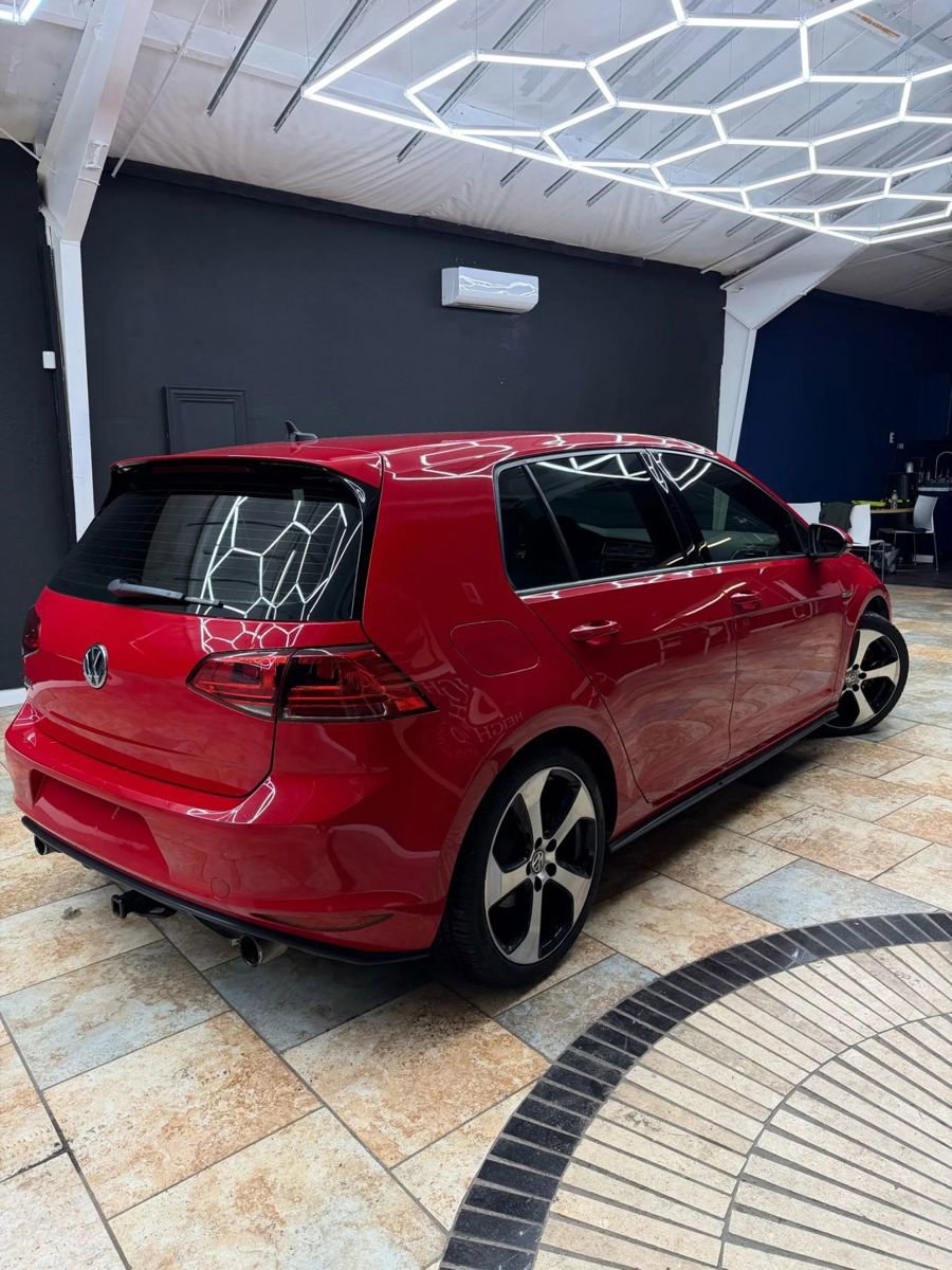 Used 2016 Volkswagen GTI SE FWD image 9