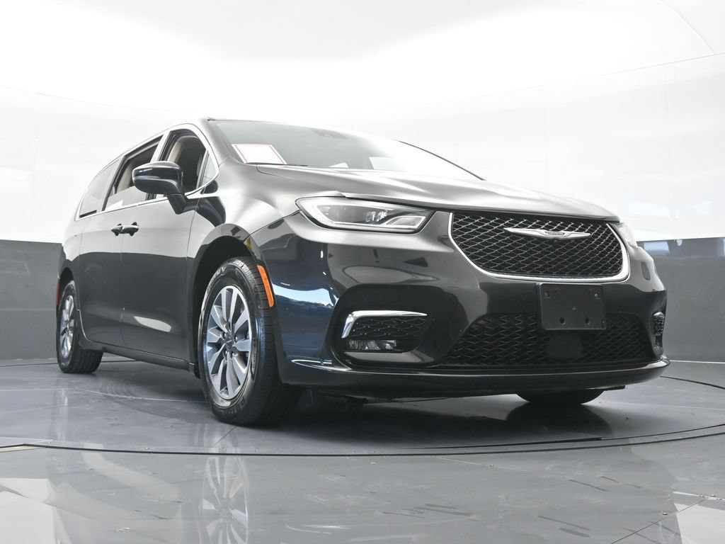 Used 2023 Chrysler Pacifica Touring-L FWD image 63