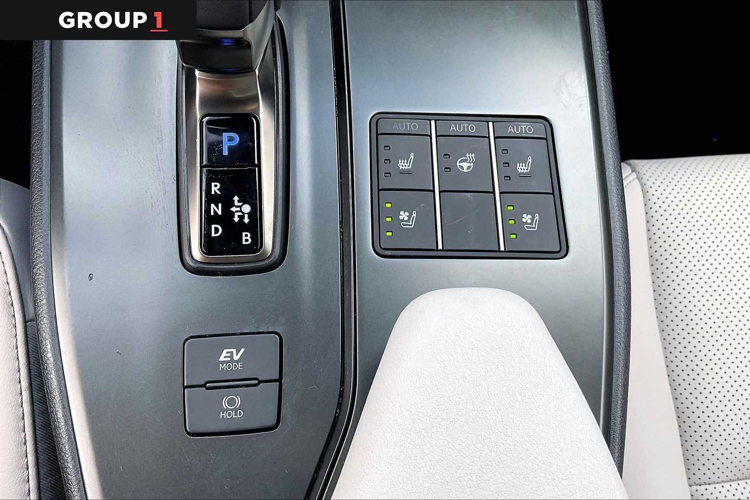 Used 2026 Lexus UX 300h FWD w/ Cold Area Package image 32