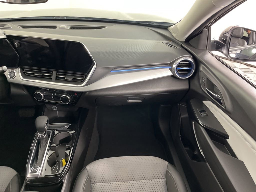Certified 2025 Chevrolet Trax LT image 14