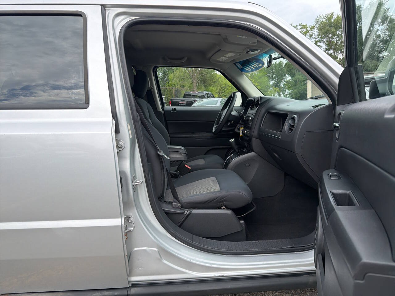Used 2010 Jeep Patriot Sport w/ PWR Equipment Group FWD image 26