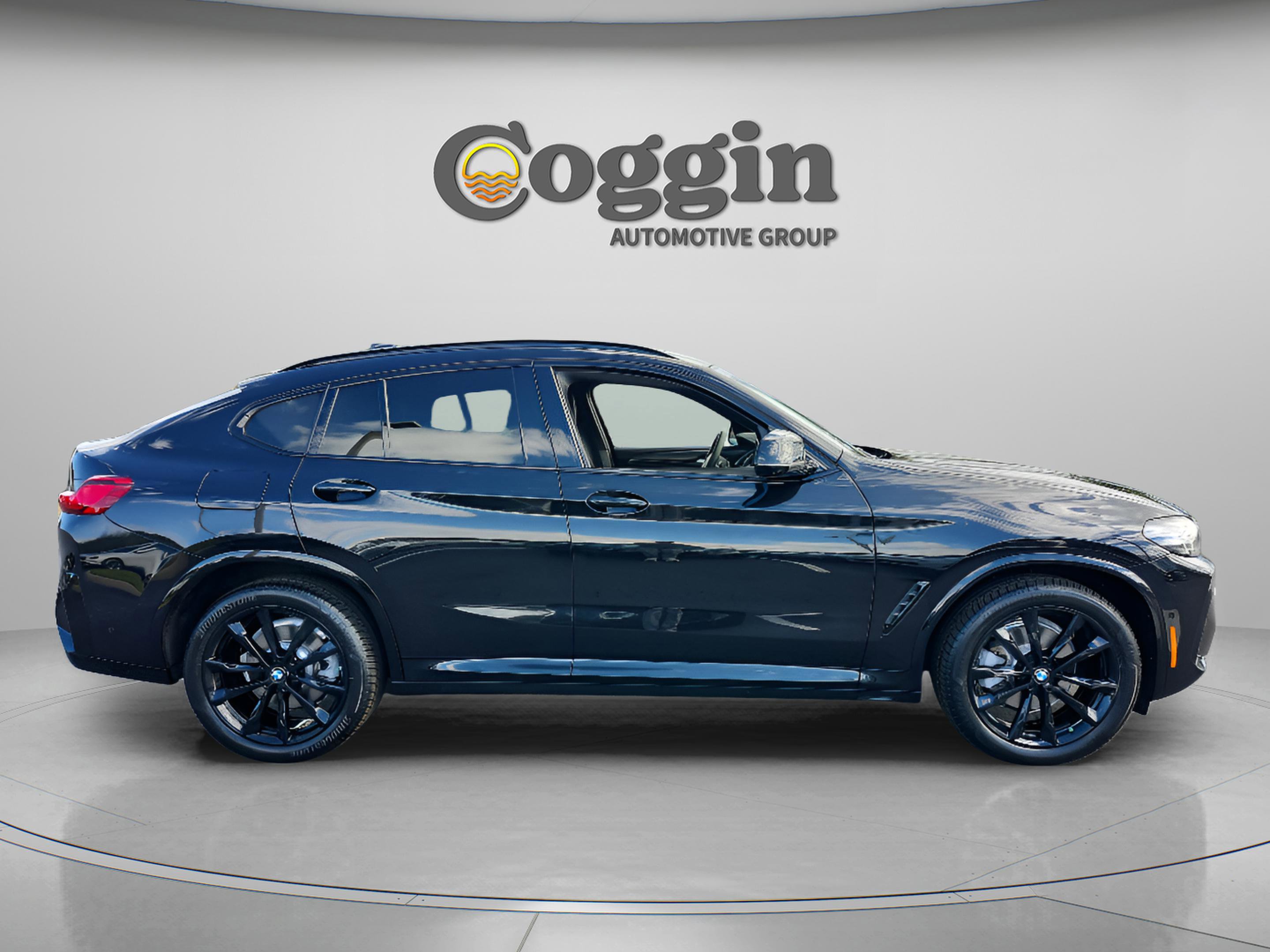 Certified 2025 BMW X4 xDrive30i w/ Premium Package image 7